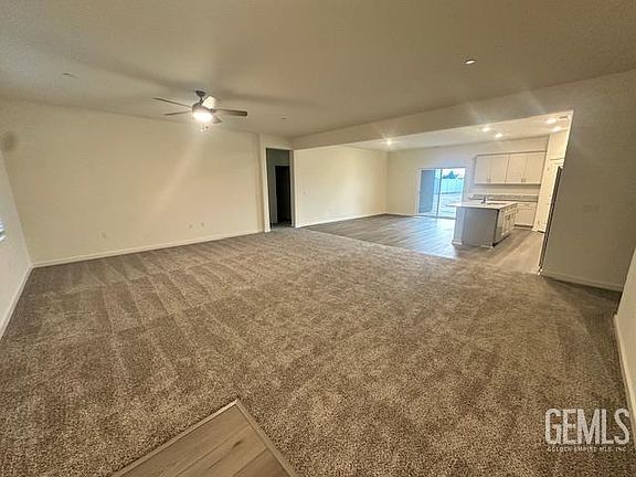 4th image of 703 Mahogany Dr