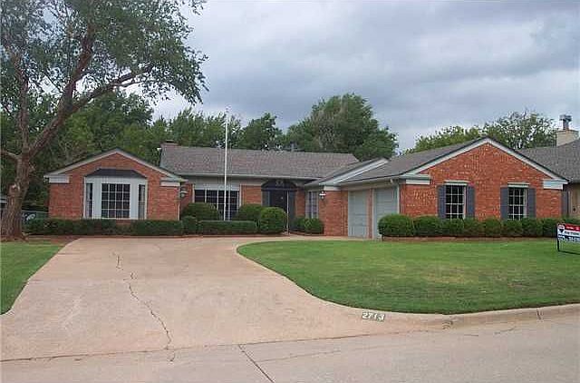 1st image of 2713 Camelot Dr