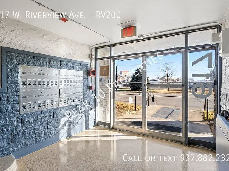 617 W Riverview Ave #RV200 — Photo 7