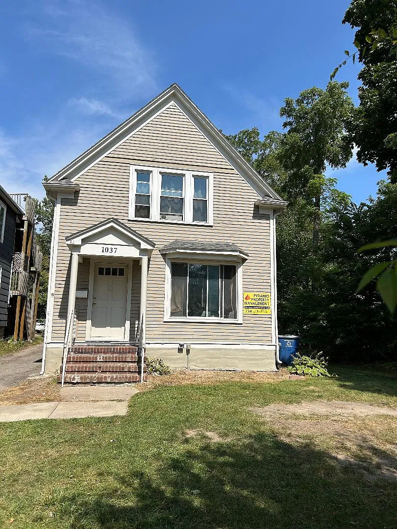 6 bed, 1300 sqft, $6,900 — Photo 1