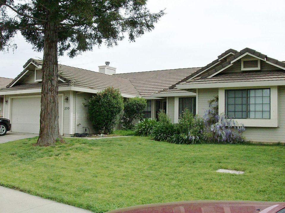 1st image of 299 Emerald Oak Dr