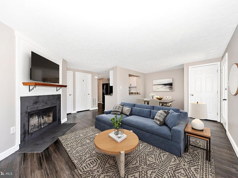 1st image of 572 Hollyberry Way