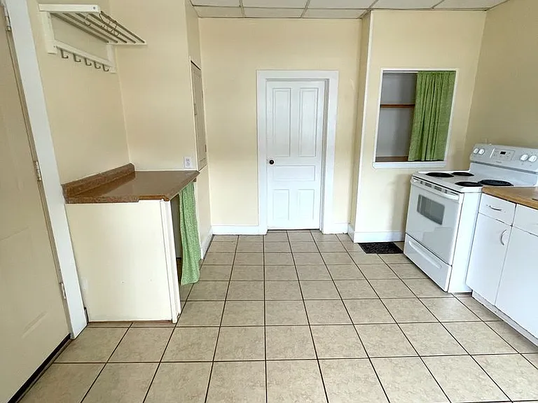 211 Ballard St — Photo 10
