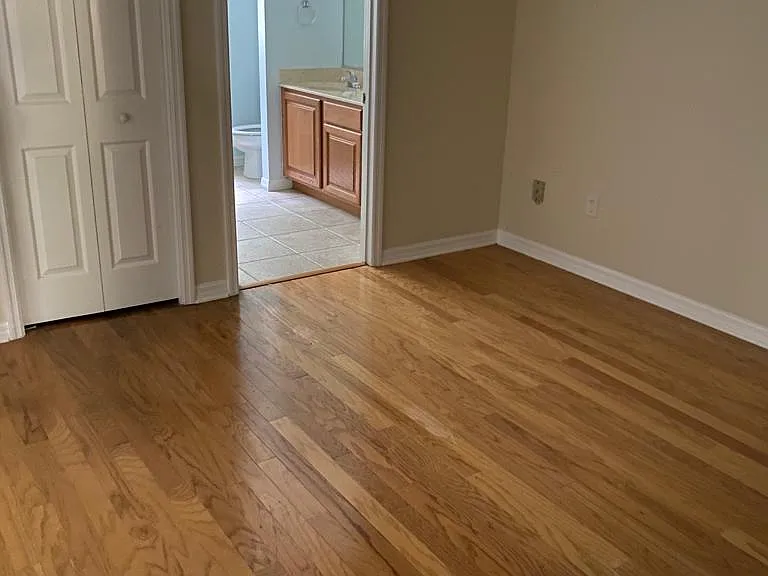 231 NE 28th Ave #105 — Photo 14
