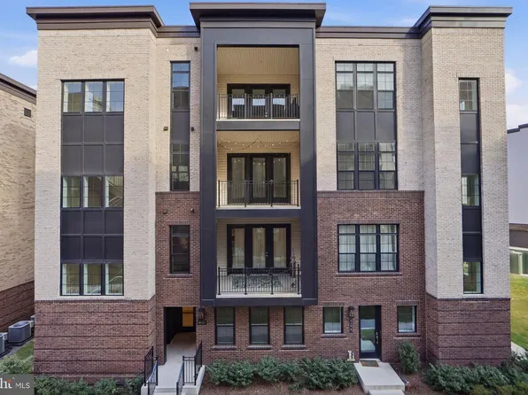 22171 Springside Terr #300, Ashburn, VA 20148