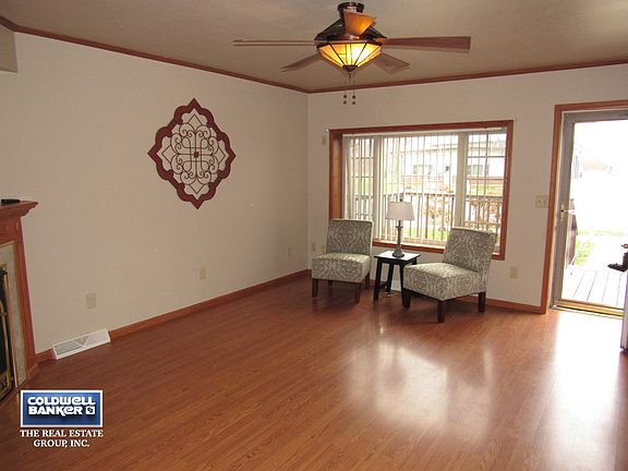 Spacious living room