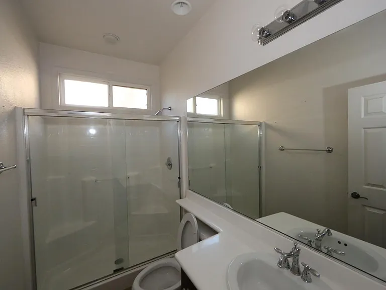 1548 Phoenix Dr — Photo 10