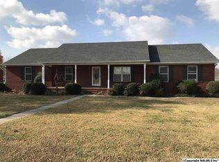 1708 Bellview Dr, Athens, AL 35611