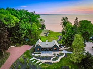 4611 Esther Ln, Green Bay, WI 54311