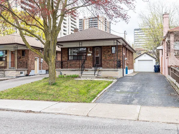 401 Ridelle Ave, Toronto, ON M6B 1K3