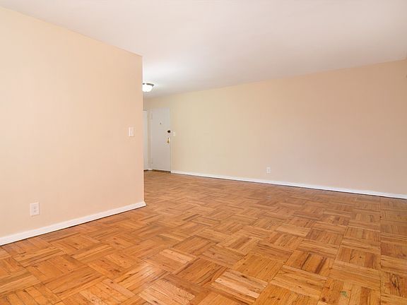 4th image of 525 Riverdale Ave #2K