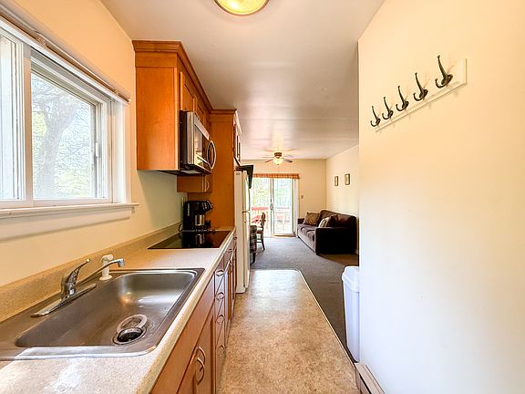 5th image of 8515 Soundview Ave