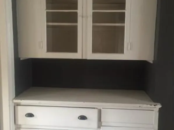 11 Atkinson St, Bellows Falls, VT 05101