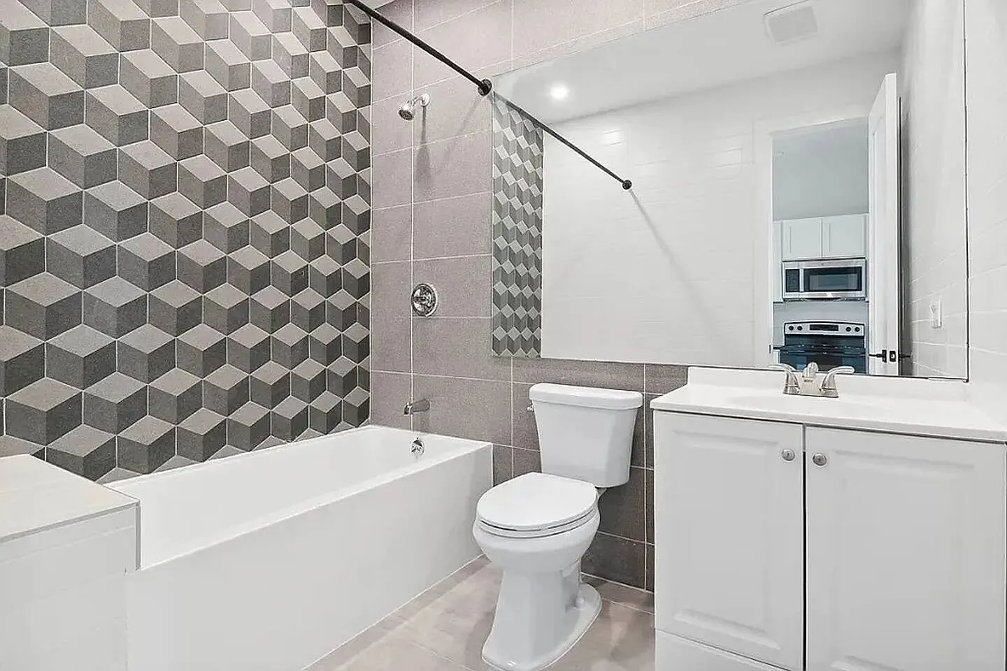 4 bed, 1.5 bath, $1,280 — Photo 2