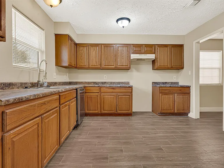 13439 White Cliff Dr — Photo 9