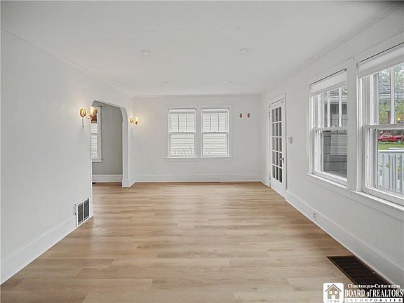5th image of 427 Bucknor St