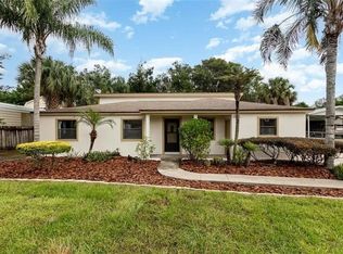 10907 Memory Ln, Tavares, FL 32778