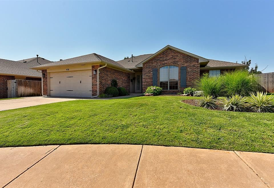 1st image of 416 NW 141st Cir