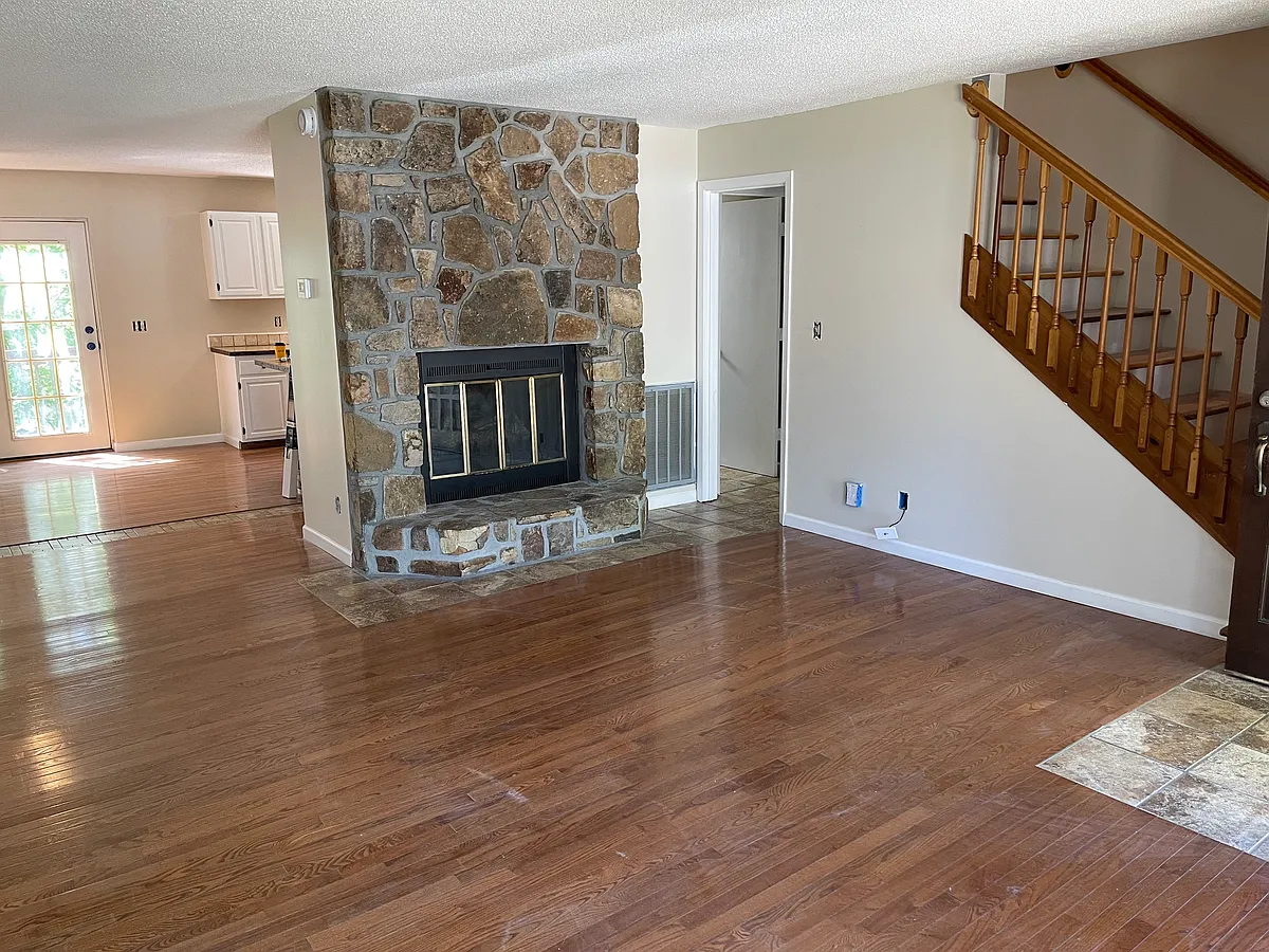 Building Photo - 1135 Breckenridge Dr