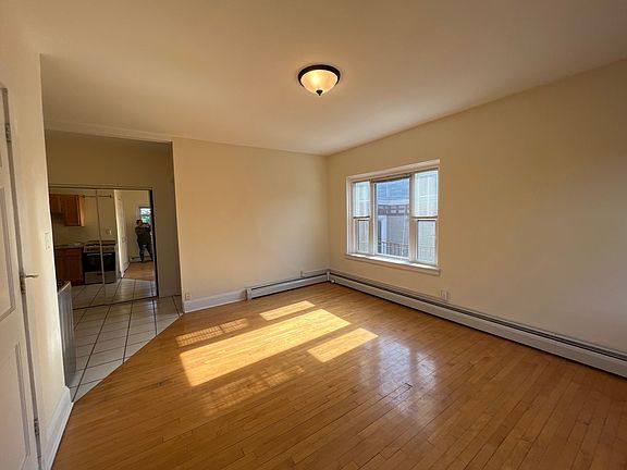 5th image of 178 Summit Ave APT 302