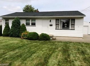 241 E Manor Ave, Struthers, OH