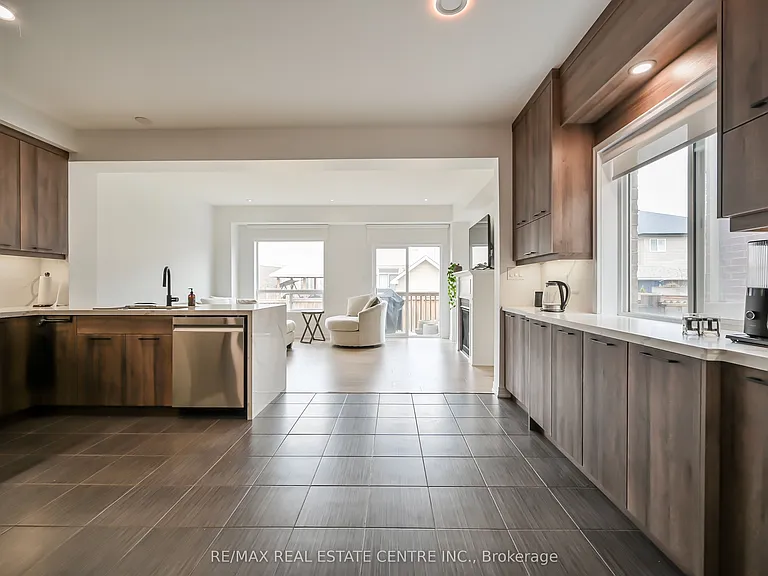 226 Lormont Blvd — Photo 3
