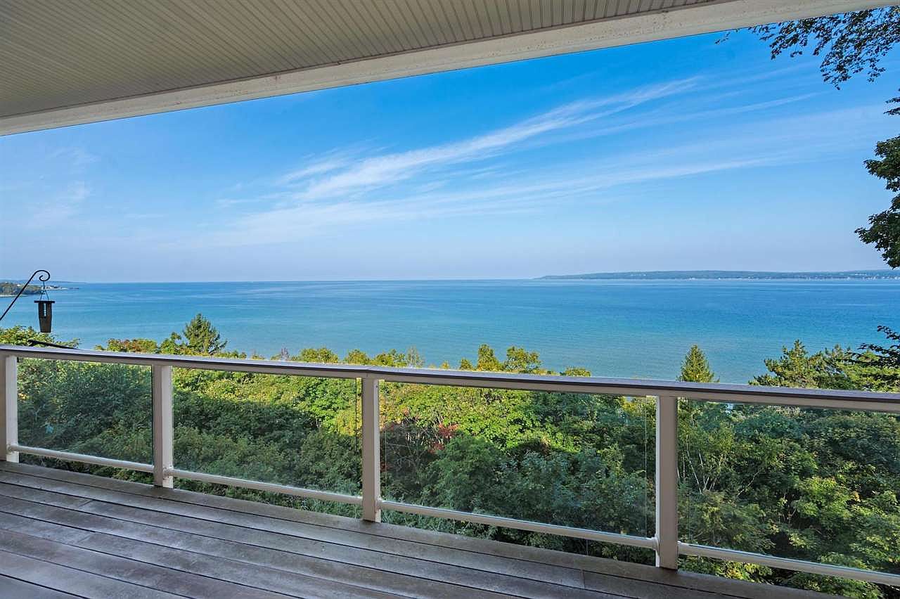 1142 Charlevoix Ave APT 2, Petoskey, MI 49770 MLS 472309 Zillow