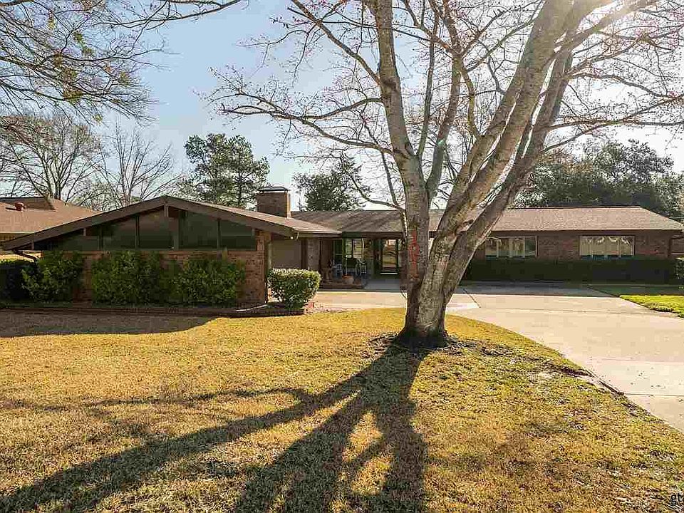 1st image of 121 Fairway Dr