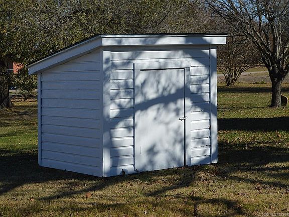 3rd image of 304 N Mockingbird Ln