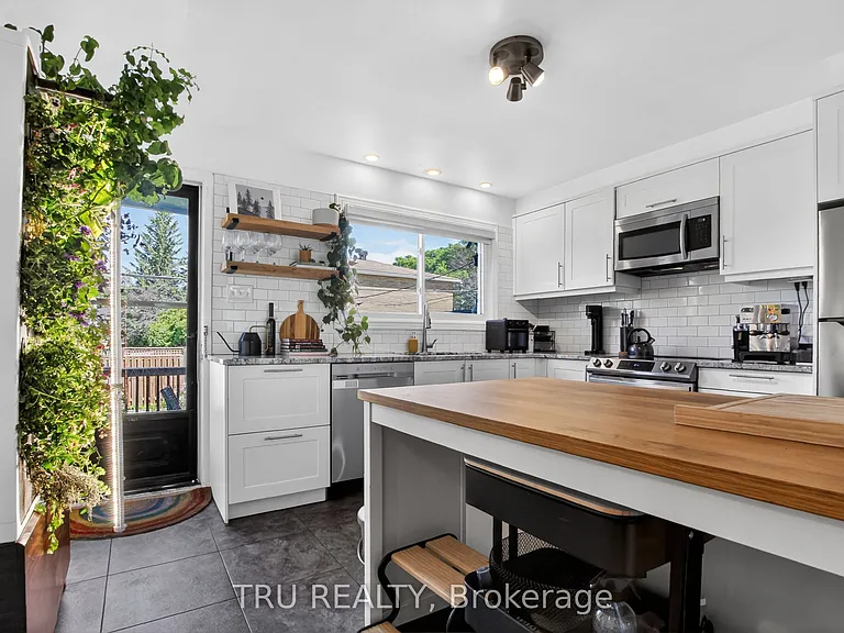1253 Emperor Ave — Photo 10