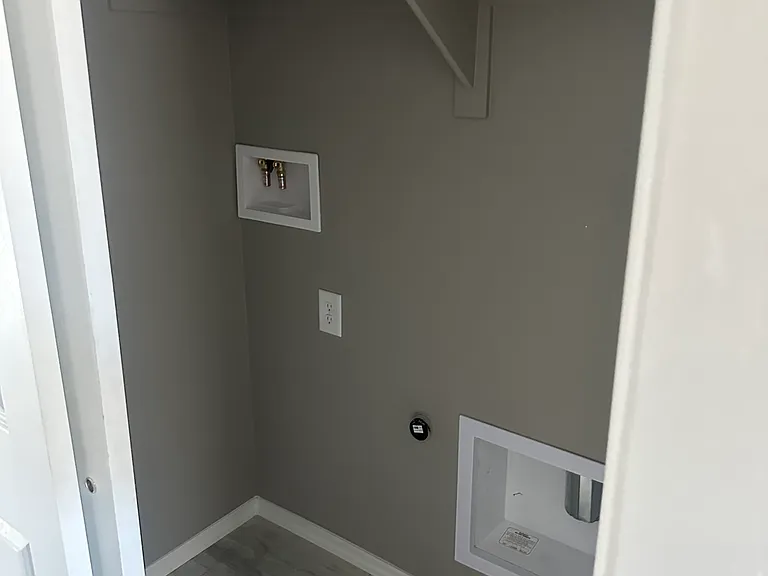 1133 N 14th Ave — Photo 6