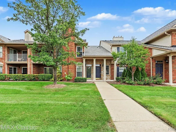 3626 Oakmonte Blvd, Oakland Twp, MI 48306