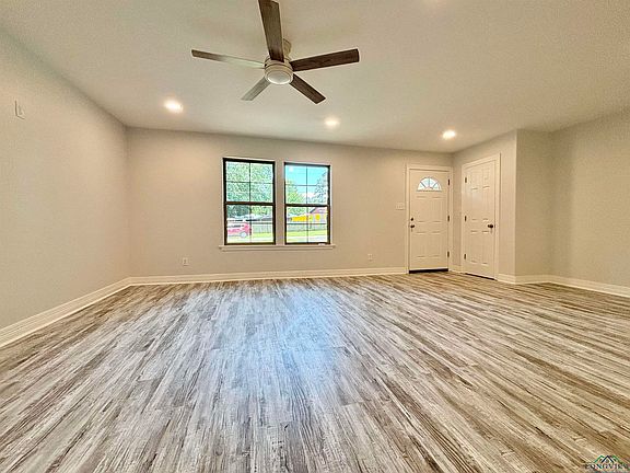 2nd image of 3505 Memorial Dr