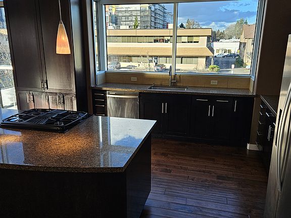 2nd image of 433 SE Washington St #201