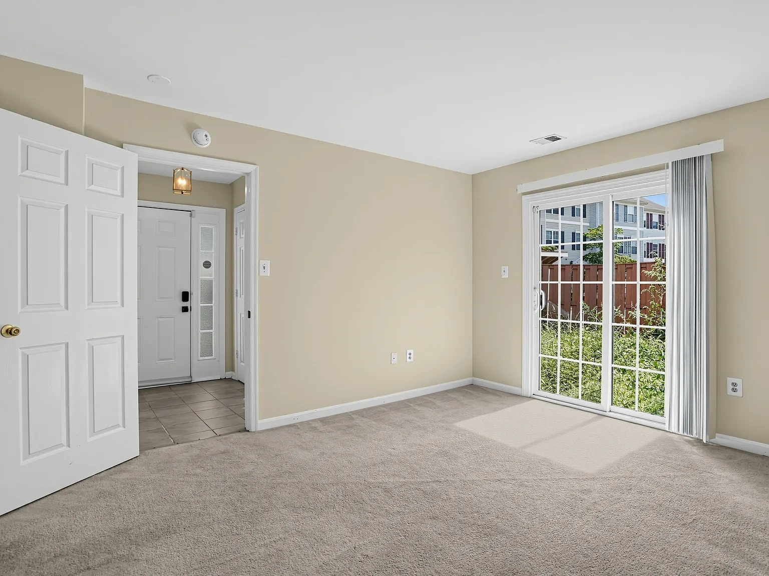 3 bed, 1200 sqft, $2,695 — Photo 2
