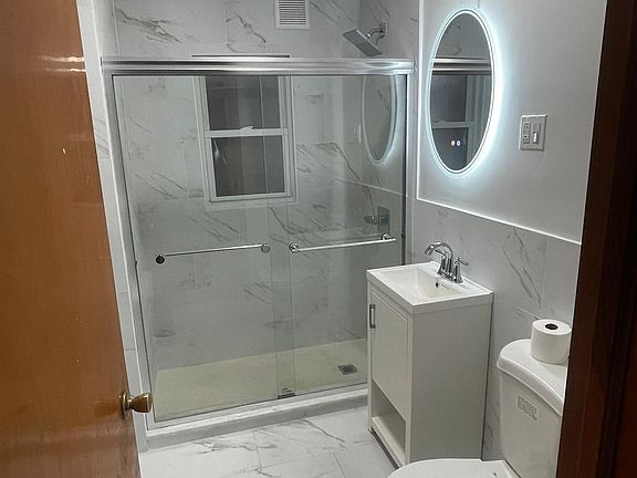 5th image of 711 Schuyler Ave Floor 1