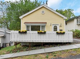 831 7th St, Rensselaer, NY 12144