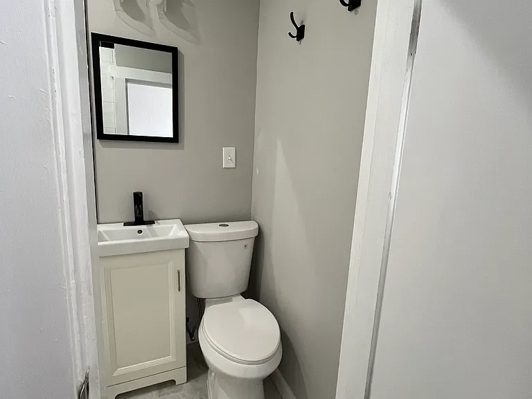 224 W Saint Louis St #B — Photo 8