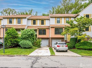 4805 Stonehedge Rd, Edison, NJ 08820