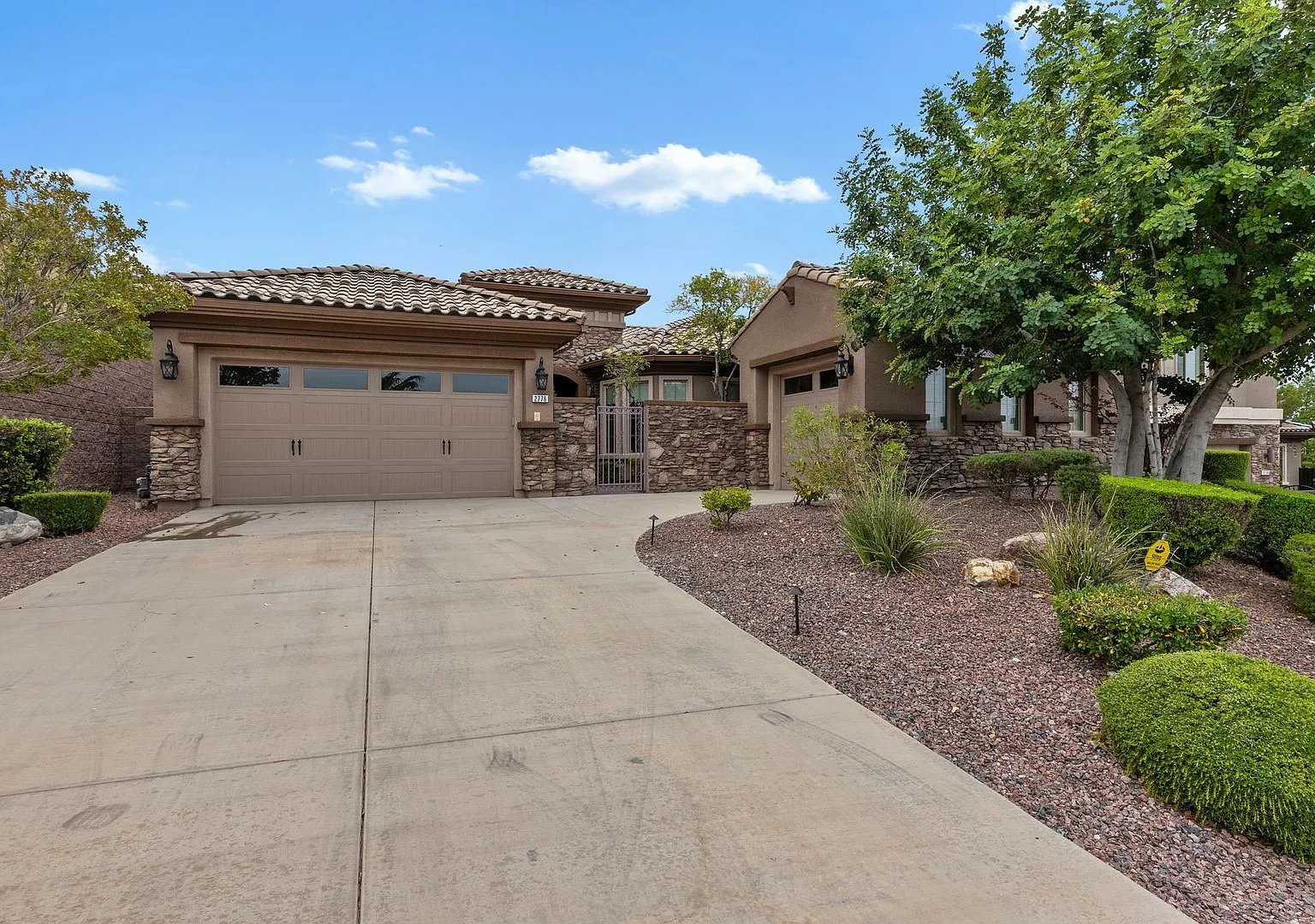 Luxurious Single-Story Estate in Guard-Gated Club at Madeira Canyon with Stunning Designer Finish... — Photo 3