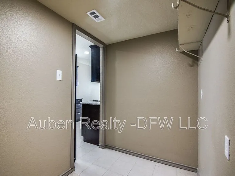 7716 Sable Ln — Photo 22