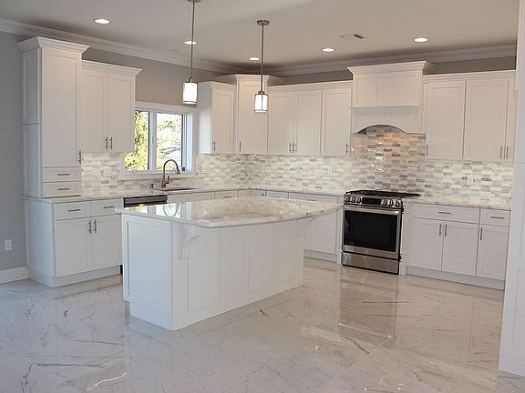 2nd image of 1017 Edgegrove Ave