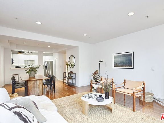3rd image of 3460 S Centinela Ave
