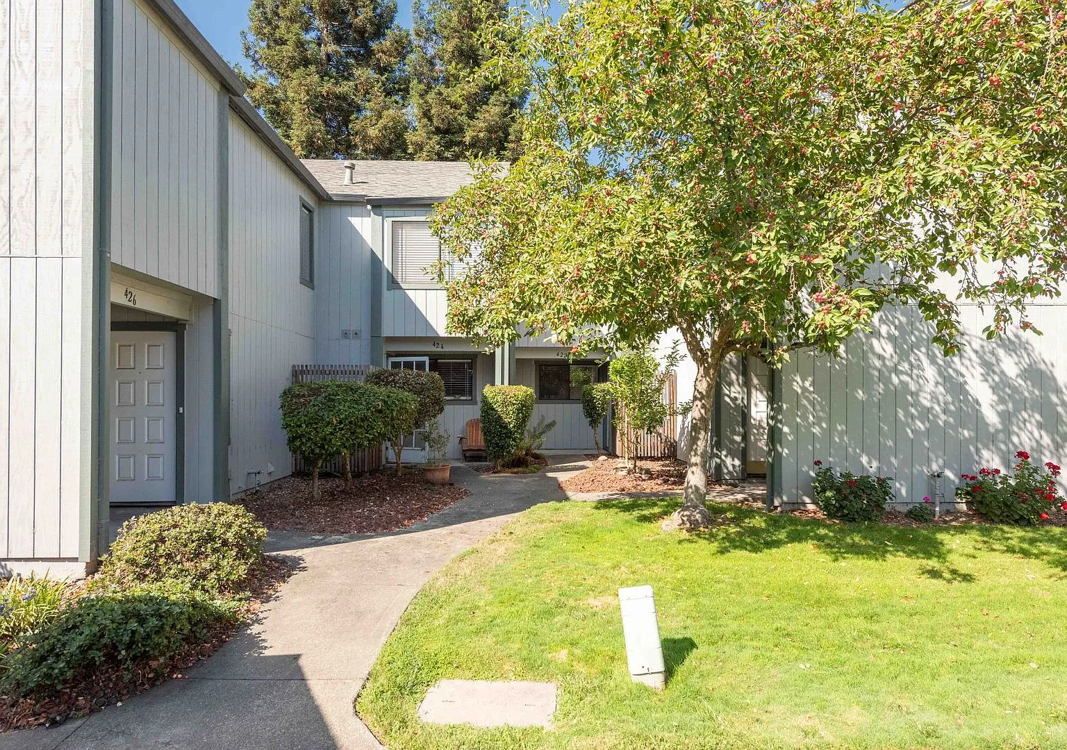 Westland Estates 2 Bedroom 2.5 Bathroom Condo — Photo 1