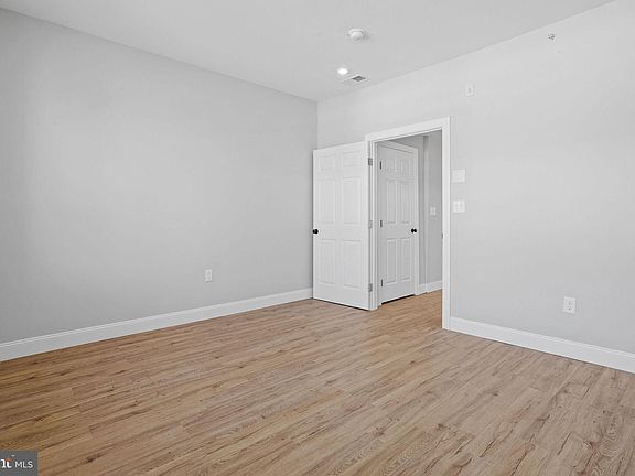 5th image of 2932 W Oxford St Floor 3