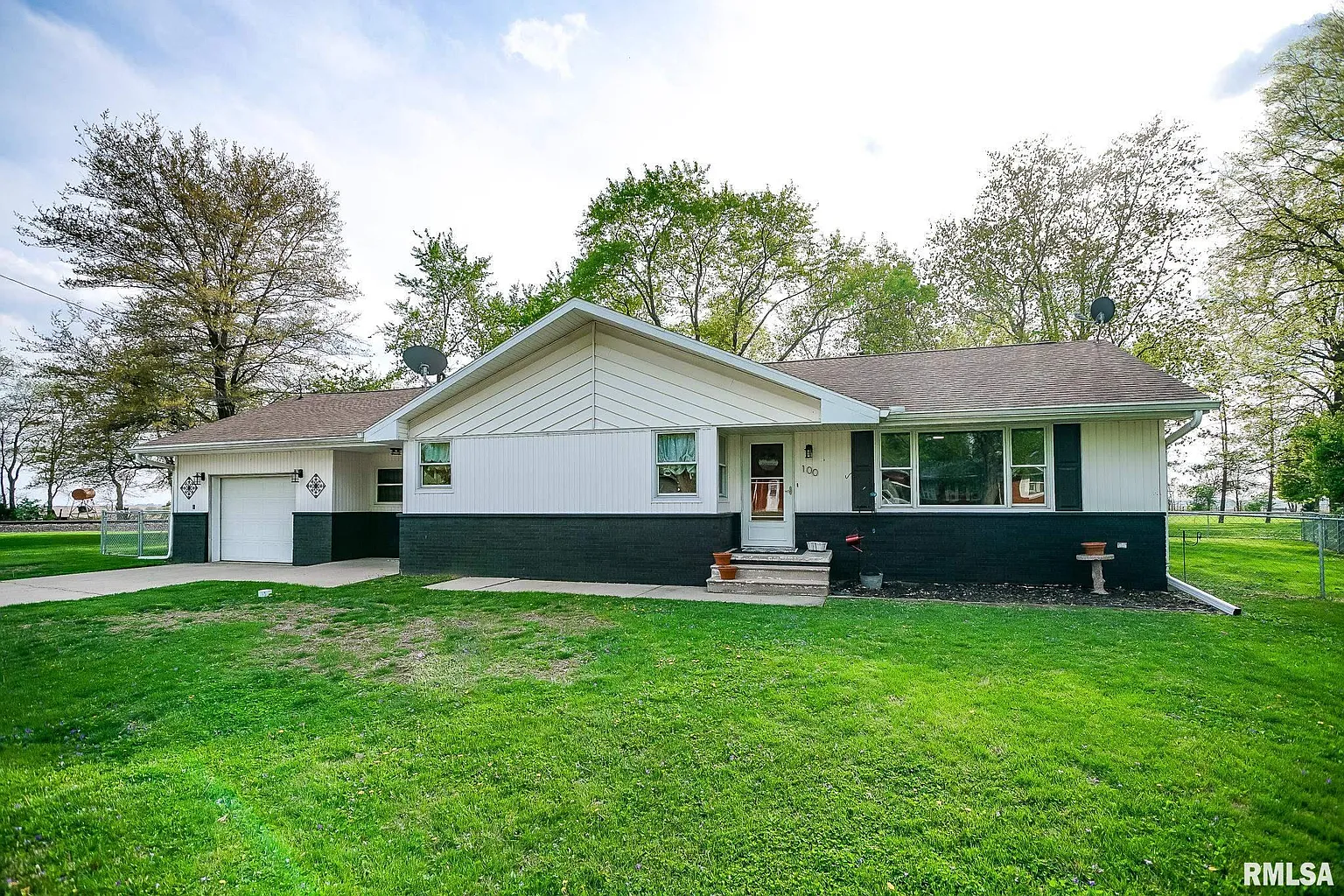 100 Weber Ln photo 1