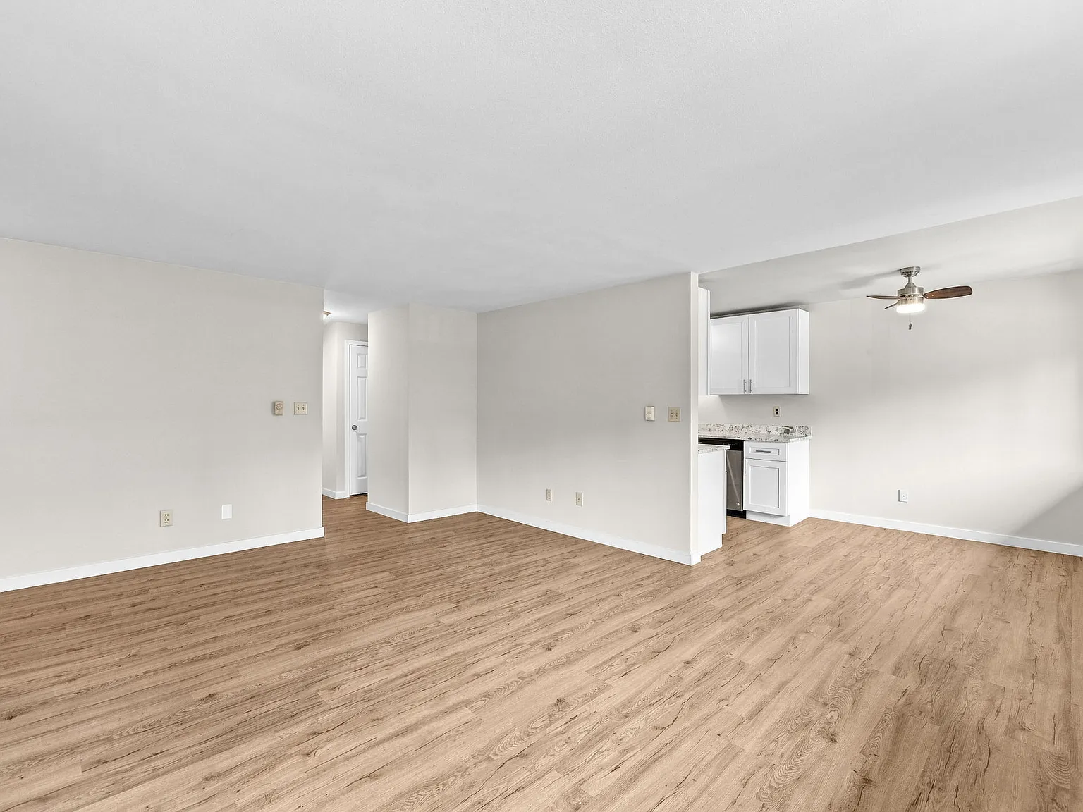 2 bed, 893 sqft, $2,500 — Photo 3