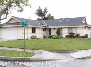 12081 Pine St, Los Alamitos, CA 90720