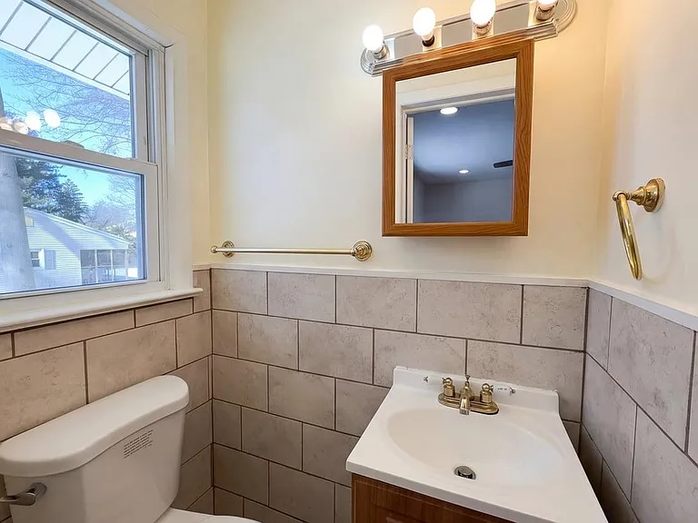 2622 Cleveland Ave — Photo 6