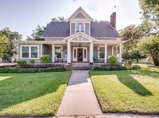 310 E Tarrant St, Bowie, TX 76230